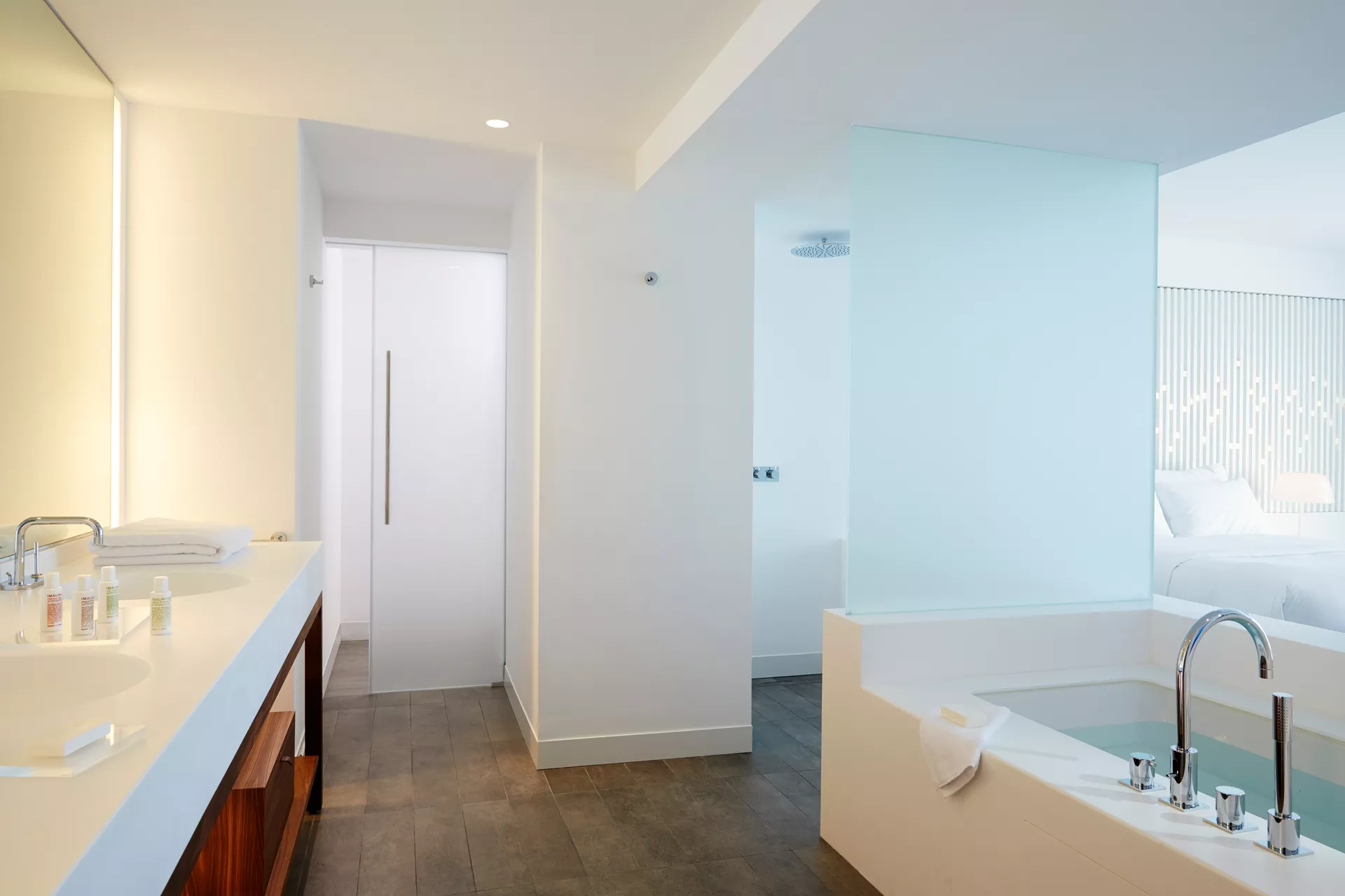 Tiara Holidays - Nikki Beach Resort & Spa - Signature Suite with Sea View - bathroom